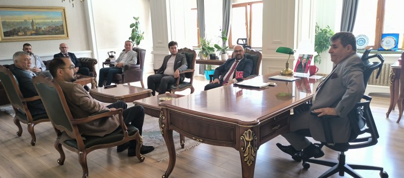 MHP Selçuklu  İlçe  Başkanı  Ve  Yönetiminden  Kaymakamımıza  Ziyaret.